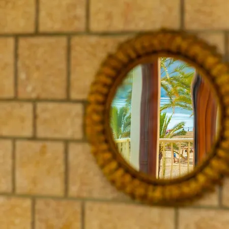 Beachfront Апартаменты