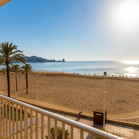 Beachfront Apartman *