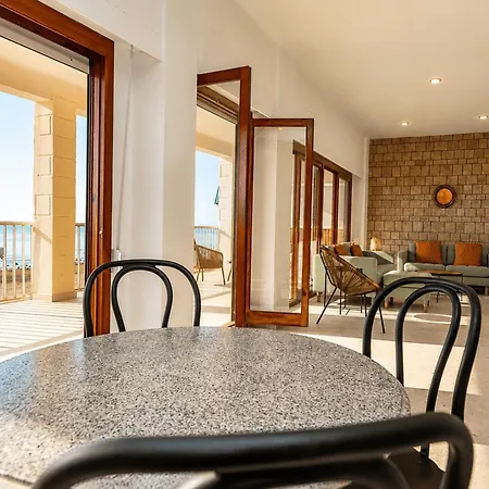 Beachfront Apartman
