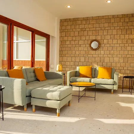 Beachfront Apartment *
